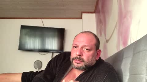 Kosta online show from 12-05-24, 01:38