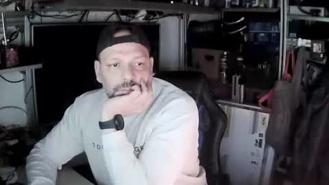 Kosta online show from 01-13-25, 07:21