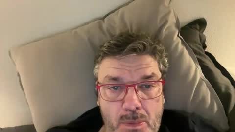 kovapoika online show from 11-17-25, 07:19