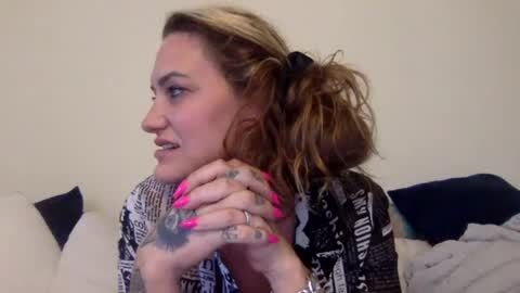 Snapshot of koyoteej chatting on 01-13-25, 02:42 koyoteej online show from 01-13-25, 02:42