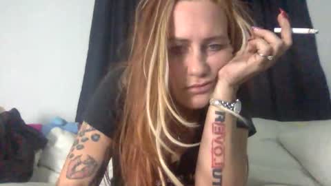 Snapshot of koyoteej chatting on 01-06-26, 11:51 koyoteej online show from 01-06-26, 11:51