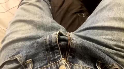 Snapshot of kpcloud255498 chatting on 03-12-25, 01:03 kpcloud255498 online show from 03-12-25, 01:03