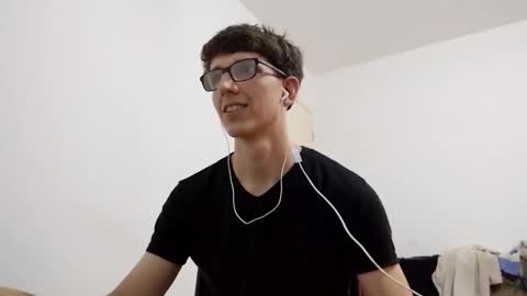 Snapshot of kpo10 chatting on 01-01-25, 06:59 Facu online show from 01-01-25, 06:59