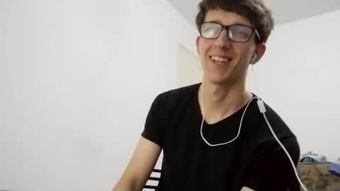 Snapshot of kpo10 chatting on 01-04-25, 11:59 Facu online show from 01-04-25, 11:59