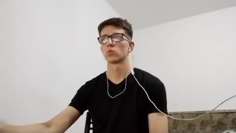 Snapshot of kpo10 chatting on 01-10-25, 01:10 Facu online show from 01-10-25, 01:10