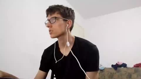 Snapshot of kpo10 chatting on 02-15-25, 06:44 Facu online show from 02-15-25, 06:44