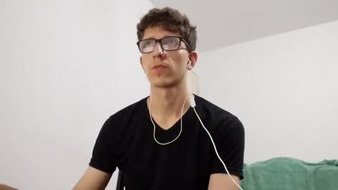 Snapshot of kpo10 chatting on 02-27-25, 10:15 Facu online show from 02-27-25, 10:15