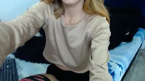 Snapshot of kratos_and_afrodita chatting on 01-15-26, 12:04 kratos_and_afrodita online show from 01-15-26, 12:04