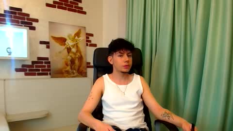 KrewVaughn online show from 10-11-25, 04:55