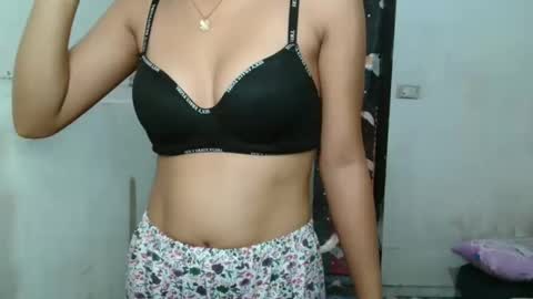 Snapshot of krisloversweet1 chatting on 02-19-26, 05:14 Kris online show from 02-19-26, 05:14