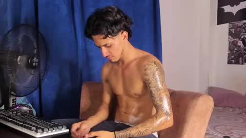 Snapshot of kriss_edwards chatting on 10-12-25, 12:42 Kriss online show from 10-12-25, 12:42