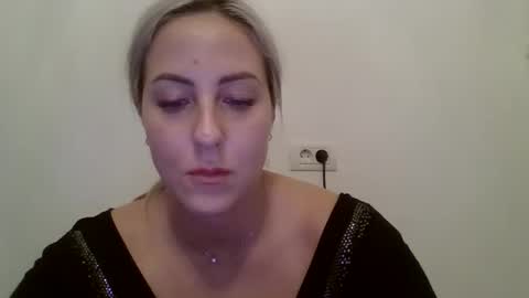 Snapshot of kriss_grace chatting on 09-30-25, 04:56 Grace online show from 09-30-25, 04:56