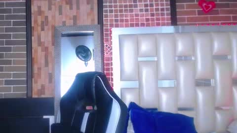 kriss_sweetboobs online show from 02-23-25, 04:35