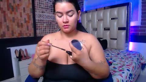 kriss_sweetboobs online show from 10-09-25, 12:47