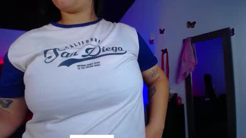 kriss_sweetboobs online show from 11-16-25, 10:54