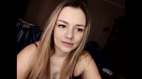 Snapshot of krisssexi chatting on 12-17-24, 05:40 KrissSexi online show from 12-17-24, 05:40