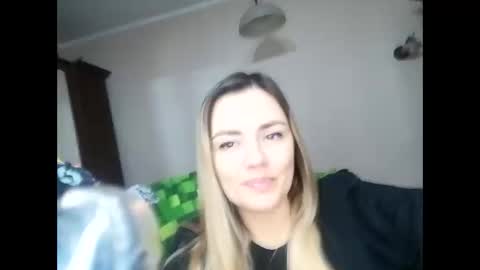 Snapshot of krisssexi chatting on 01-13-25, 03:26 KrissSexi online show from 01-13-25, 03:26