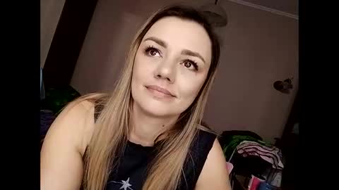 Snapshot of krisssexi chatting on 01-16-25, 06:35 KrissSexi online show from 01-16-25, 06:35