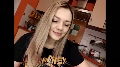 Snapshot of krisssexi chatting on 02-08-25, 08:53 KrissSexi online show from 02-08-25, 08:53