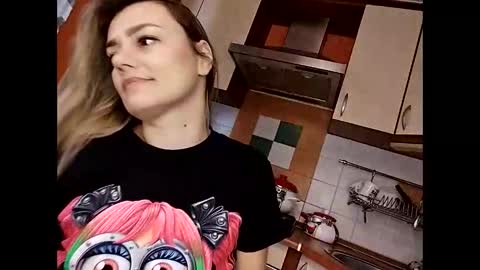 Snapshot of krisssexi chatting on 03-04-25, 05:32 KrissSexi online show from 03-04-25, 05:32