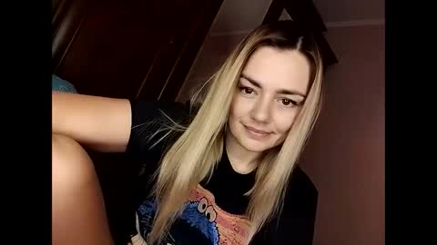 Snapshot of krisssexi chatting on 09-20-25, 07:31 KrissSexi online show from 09-20-25, 07:31