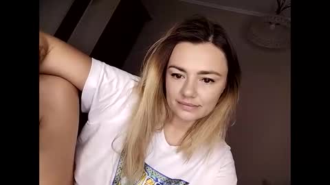 Snapshot of krisssexi chatting on 10-14-25, 05:30 KrissSexi online show from 10-14-25, 05:30