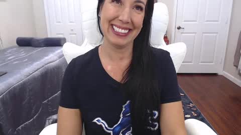 Krissy online show from 10-05-25, 02:26