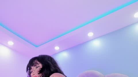 Snapshot of kristal_aitana chatting on 07-24-26, 06:39 Kris online show from 07-24-26, 06:39