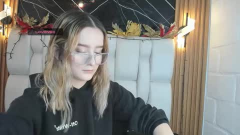 kristal online show from 12-17-25, 01:06