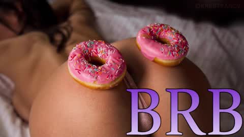 Snapshot of kristall_doll777 chatting on 01-10-26, 02:02 Lilly online show from 01-10-26, 02:02