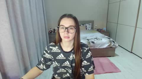 twitter    Annemarye 23 online show from 12-17-25, 06:08