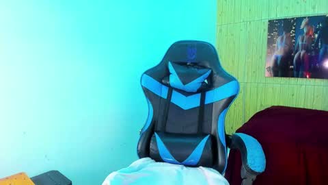 Snapshot of kristel_19 chatting on 09-20-25, 12:06 KRISTEL online show from 09-20-25, 12:06