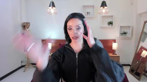 Sophia online show from 02-03-25, 09:18