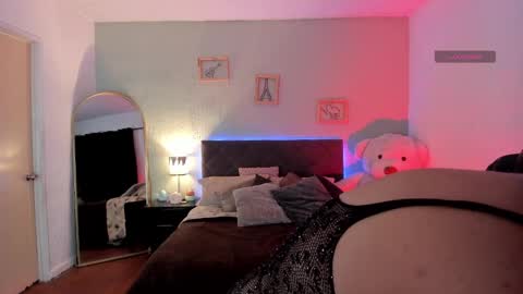 Kristen online show from 02-28-25, 05:37