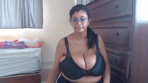 Snapshot of kristinamilan chatting on 10-20-25, 12:49 KristinaMilan online show from 10-20-25, 12:49