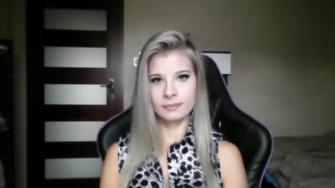 Snapshot of kristineamore chatting on 09-16-25, 06:25 KristineAmore online show from 09-16-25, 06:25