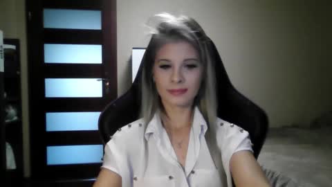 Snapshot of kristineamore chatting on 09-18-25, 06:26 KristineAmore online show from 09-18-25, 06:26