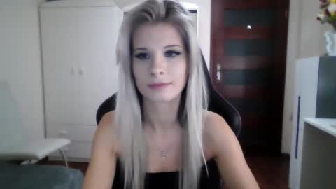 Snapshot of kristineamore chatting on 09-24-25, 08:23 KristineAmore online show from 09-24-25, 08:23