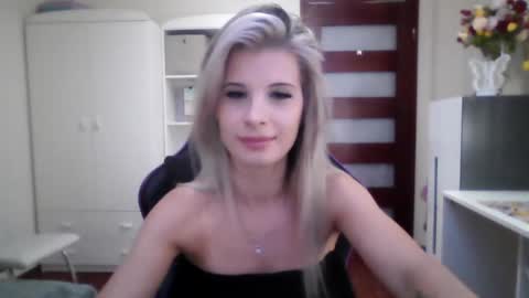 Snapshot of kristineamore chatting on 09-26-25, 10:08 KristineAmore online show from 09-26-25, 10:08