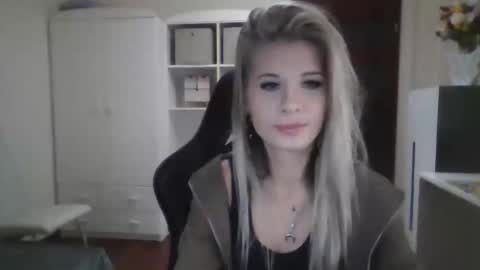 Snapshot of kristineamore chatting on 09-30-25, 02:11 KristineAmore online show from 09-30-25, 02:11