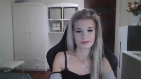 Snapshot of kristineamore chatting on 10-01-25, 06:08 KristineAmore online show from 10-01-25, 06:08