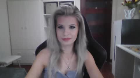 Snapshot of kristineamore chatting on 10-06-25, 07:06 KristineAmore online show from 10-06-25, 07:06