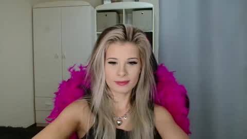 Snapshot of kristineamore chatting on 10-23-25, 07:29 KristineAmore online show from 10-23-25, 07:29