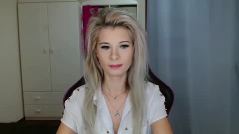 Snapshot of kristineamore chatting on 10-27-25, 08:51 KristineAmore online show from 10-27-25, 08:51