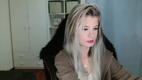 Snapshot of kristineamore chatting on 11-05-25, 07:30 KristineAmore online show from 11-05-25, 07:30