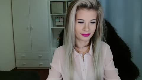 Snapshot of kristineamore chatting on 11-07-25, 08:03 KristineAmore online show from 11-07-25, 08:03