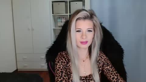 Snapshot of kristineamore chatting on 11-08-25, 08:14 KristineAmore online show from 11-08-25, 08:14