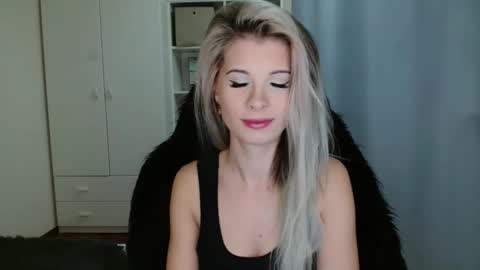 Snapshot of kristineamore chatting on 11-10-25, 08:24 KristineAmore online show from 11-10-25, 08:24