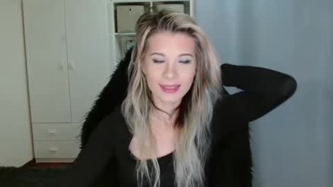 Snapshot of kristineamore chatting on 11-11-25, 07:19 KristineAmore online show from 11-11-25, 07:19