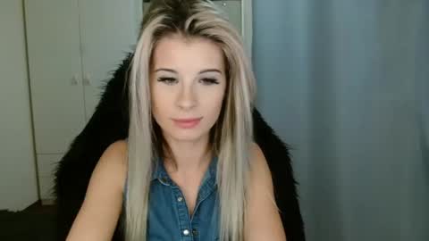 Snapshot of kristineamore chatting on 11-18-25, 07:29 KristineAmore online show from 11-18-25, 07:29